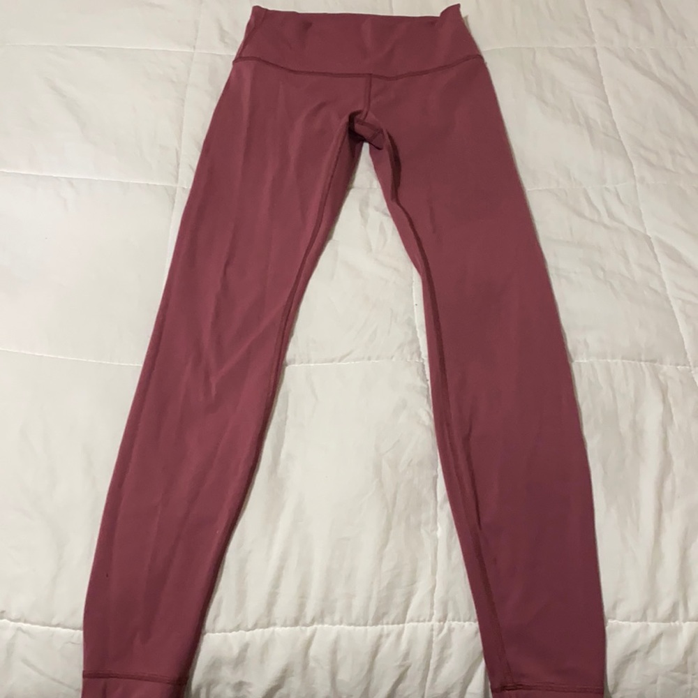 Lululemon size 6 wonder unders 28” inseam